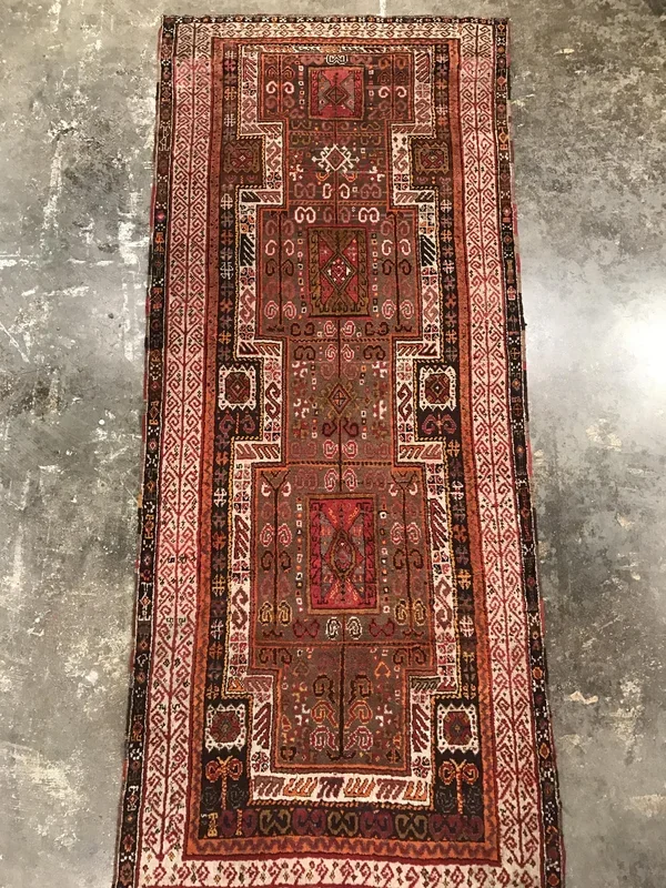 Vintage Persian Heriz Rug – 3’10” x 9’7″