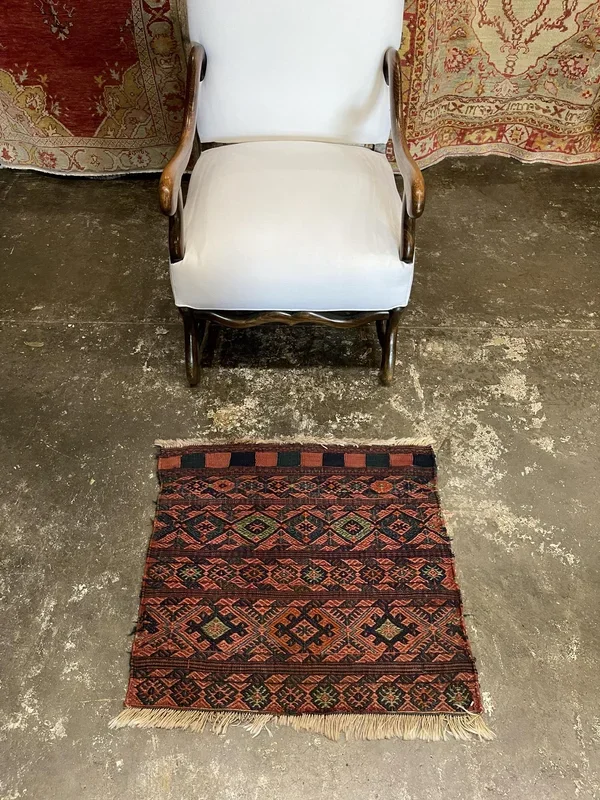 Vintage Persian Kilim Rug – 2’2″ x 2’2″