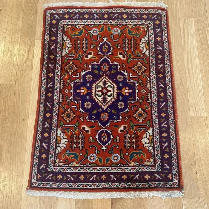 Vintage Rug, 1′ 8 x 2′ 5 Red