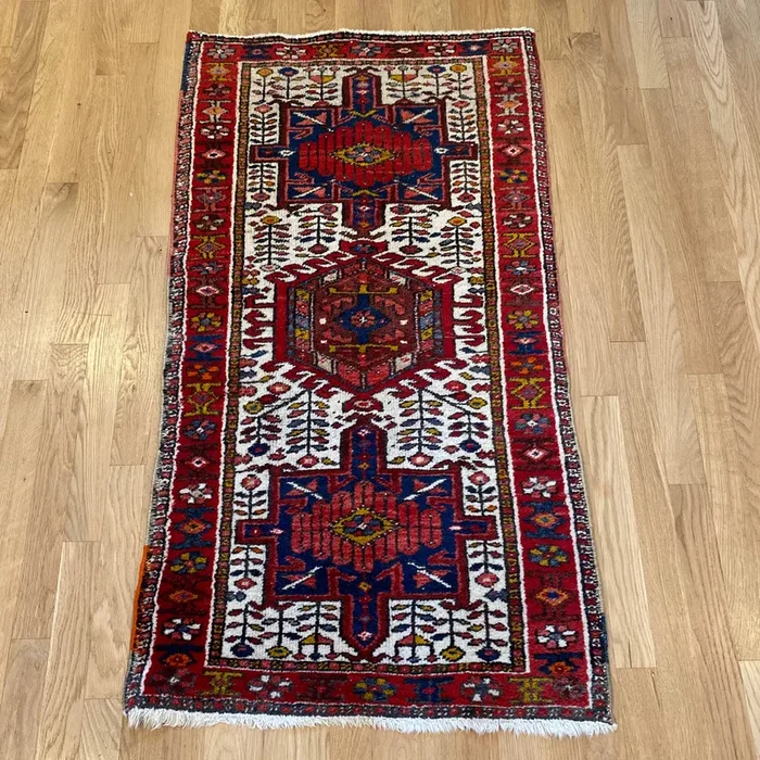 Vintage Rug, 2′ 3 x 4′ 1 White
