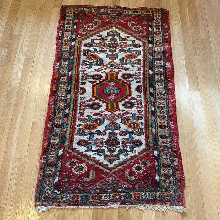 Vintage Rug, 2′ 5 x 4′ 2 White
