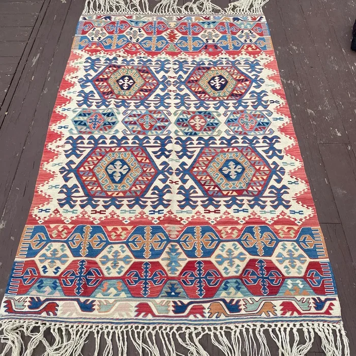 Vintage Rug, 3′ 9 x 6′ White
