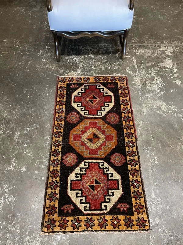 Vintage Turkish Anatolian Rug – 1’10” x 3’7″