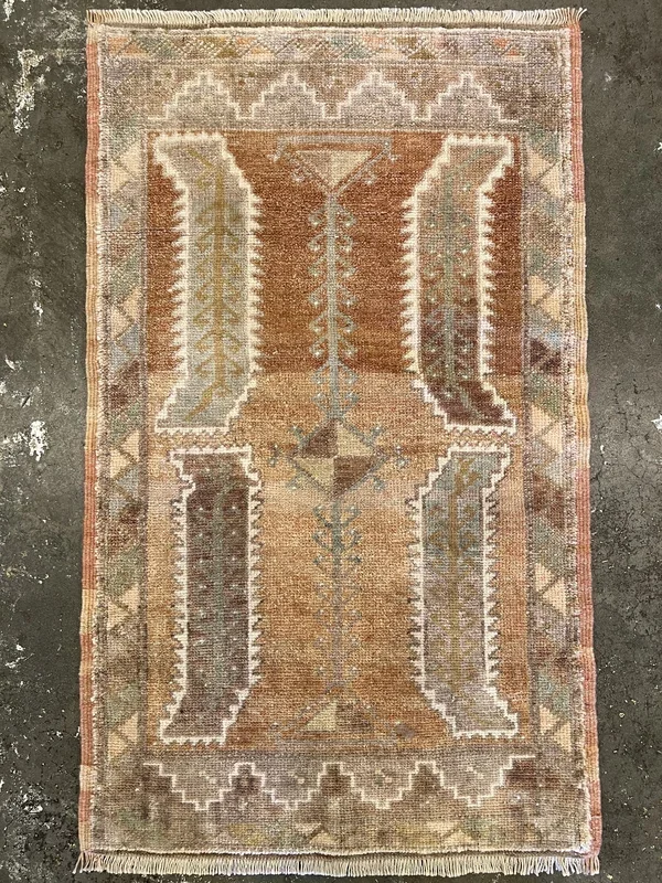 Vintage Turkish Anatolian Rug – 1’10” x 3′