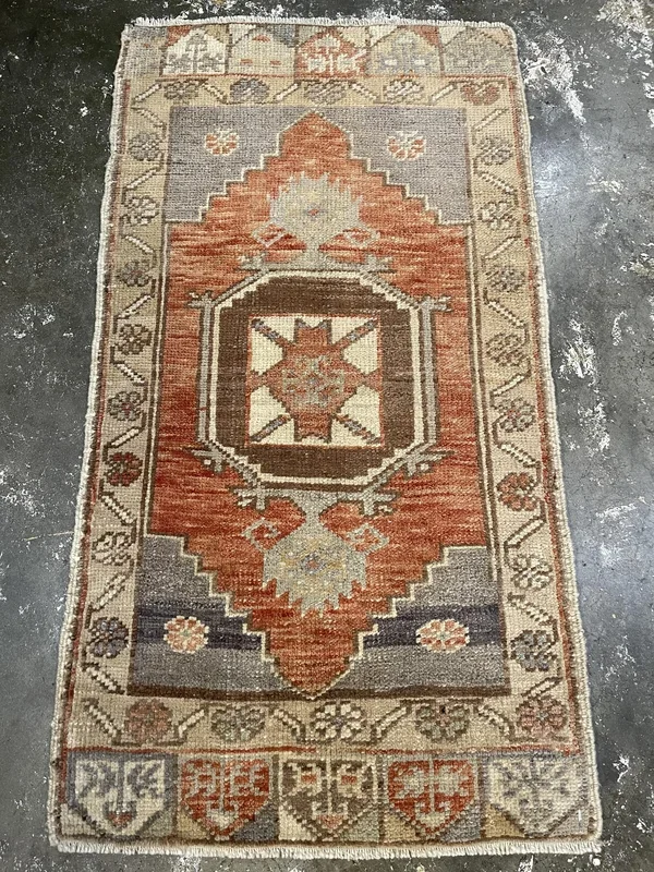Vintage Turkish Anatolian Rug – 1’7″ x 3’1″