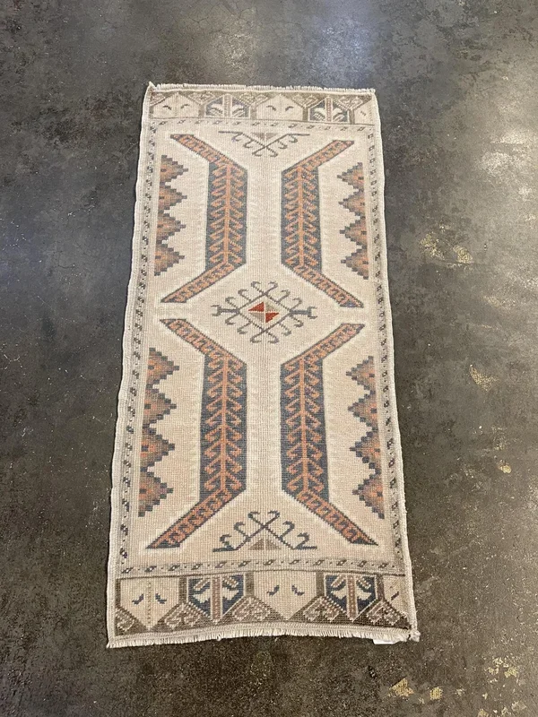 Vintage Turkish Anatolian Rug – 1’7″ x 3’5″