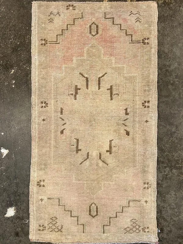 Vintage Turkish Anatolian Rug – 1’8″ x 3’2″