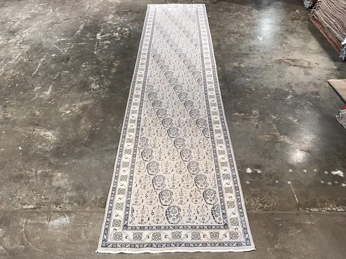 Vintage Turkish Anatolian Rug – 2’8″ x 11’6″