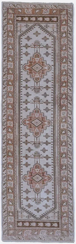 Vintage Turkish Anatolian Rug – 2’8″ x 8’9″