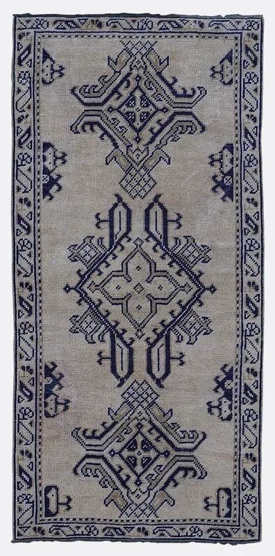Vintage Turkish Anatolian Rug – 2’9″ x 5’8″