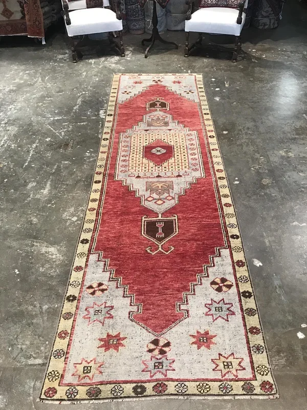 Vintage Turkish Anatolian Rug – 3’1″ x 10’10”
