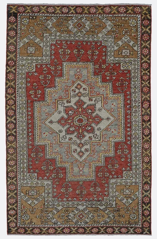 Vintage Turkish Anatolian Rug – 3’10” x 6’2″