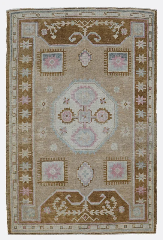 Vintage Turkish Anatolian Rug – 3’7″ x 5’9″