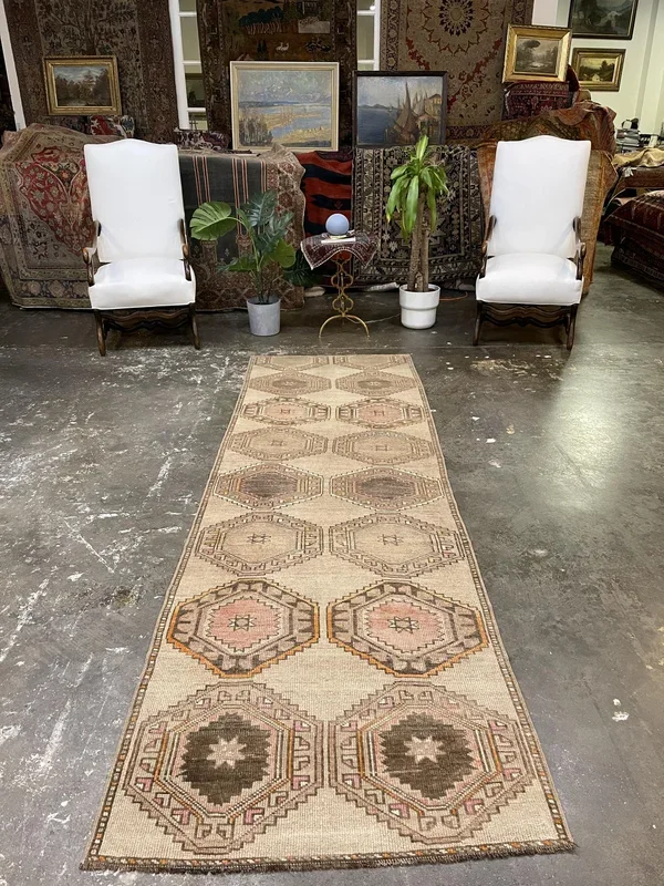 Vintage Turkish Anatolian Rug – 3′ x 10’1″