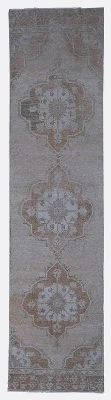 Vintage Turkish Anatolian Rug – 3′ x 11’5″