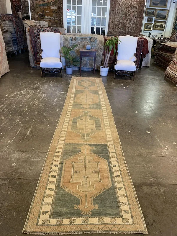 Vintage Turkish Anatolian Rug – 3′ x 15′