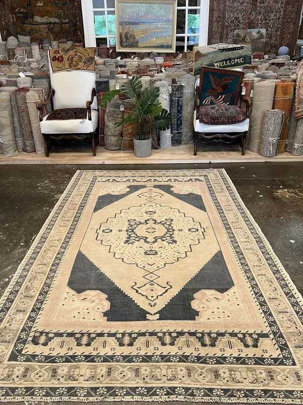 Vintage Turkish Anatolian Rug – 5’6″ x 8’1″