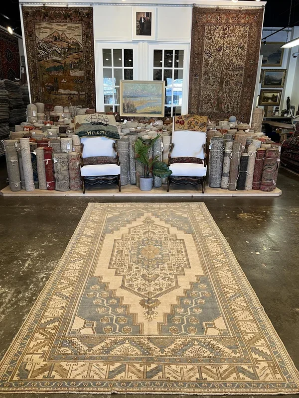 Vintage Turkish Anatolian Rug – 5’8″ x 10’2″