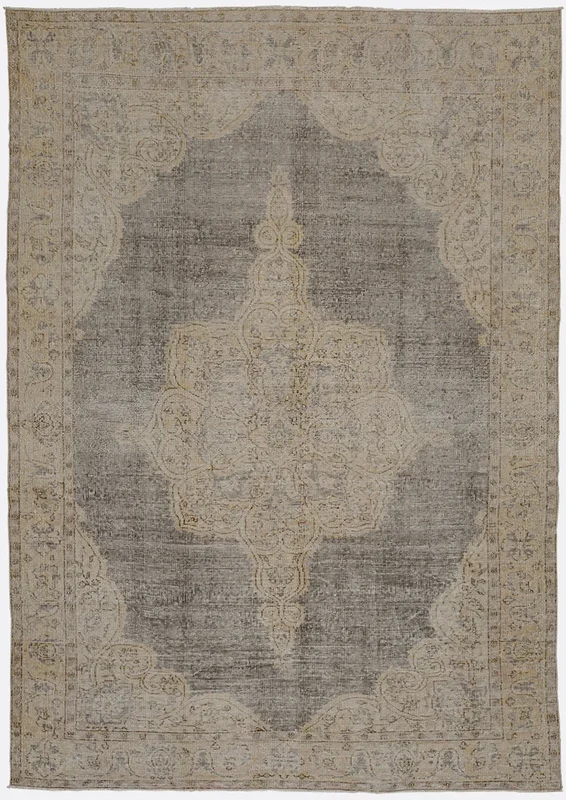 Vintage Turkish Anatolian Rug – 6’4″ x 9′