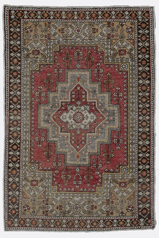 Vintage Turkish Burunguz Rug – 4’3″ x 6’6″
