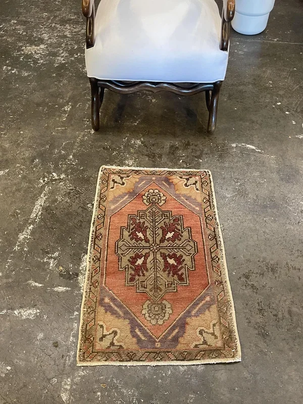 Vintage Turkish Oushak Rug – 1’8″ x 2’9″