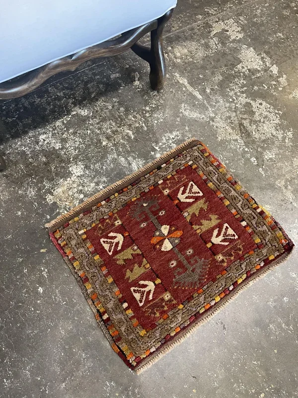 Vintage Turkish Yastik Rug – 1’4″ x 1’9″