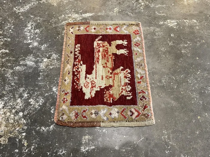 Vintage Turkish Yastik Rug – 11″ x 1’5″