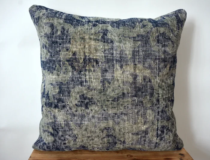 Violette – Persian Pillow Cover