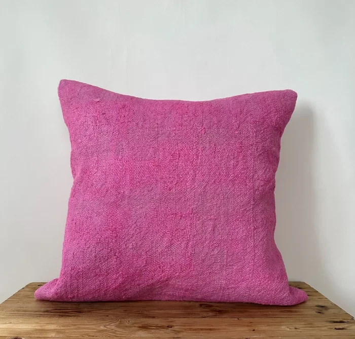 Yanelly – Pink Hemp Pillow Cover