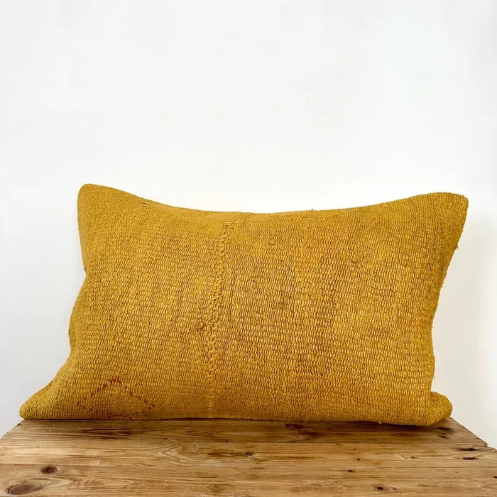 Yarley – Yellow Hemp Pillow Cover