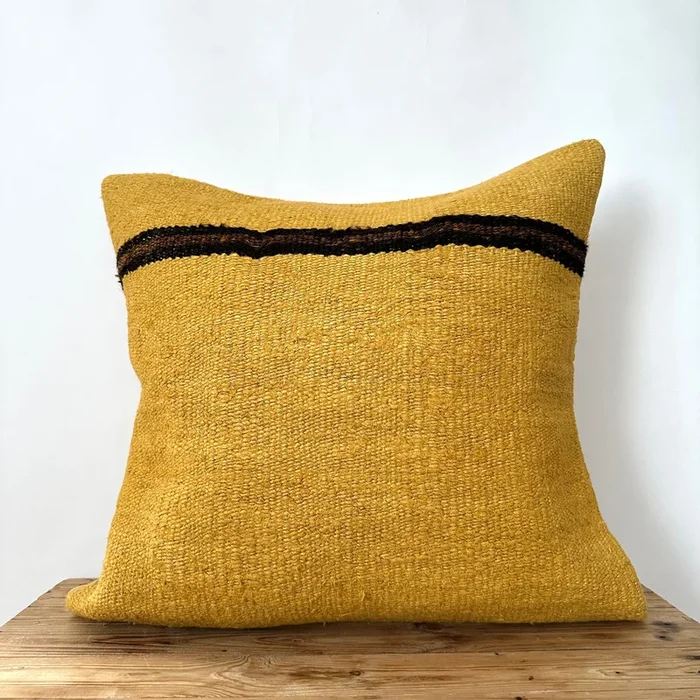 Yisel – Yellow Hemp Pillow Cover