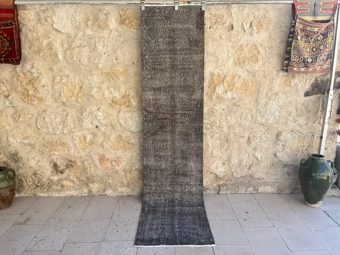 Yuvraj 2’1” x 8’10”