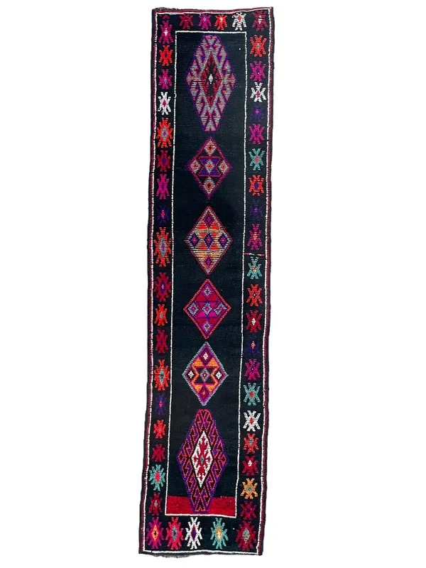 Zuri 2’10 x 12’6