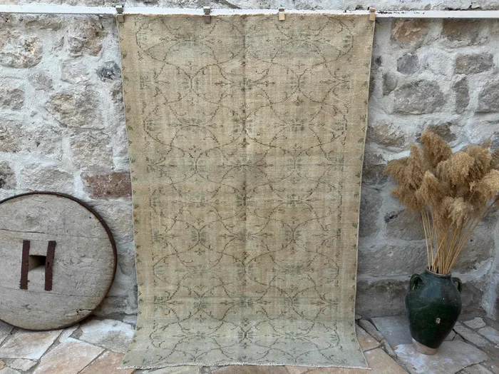 Zyaire 5′ x 7’7”